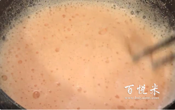 手把手教你做牛奶布丁，簡單四步就搞定，冰涼爽滑，比果凍好吃